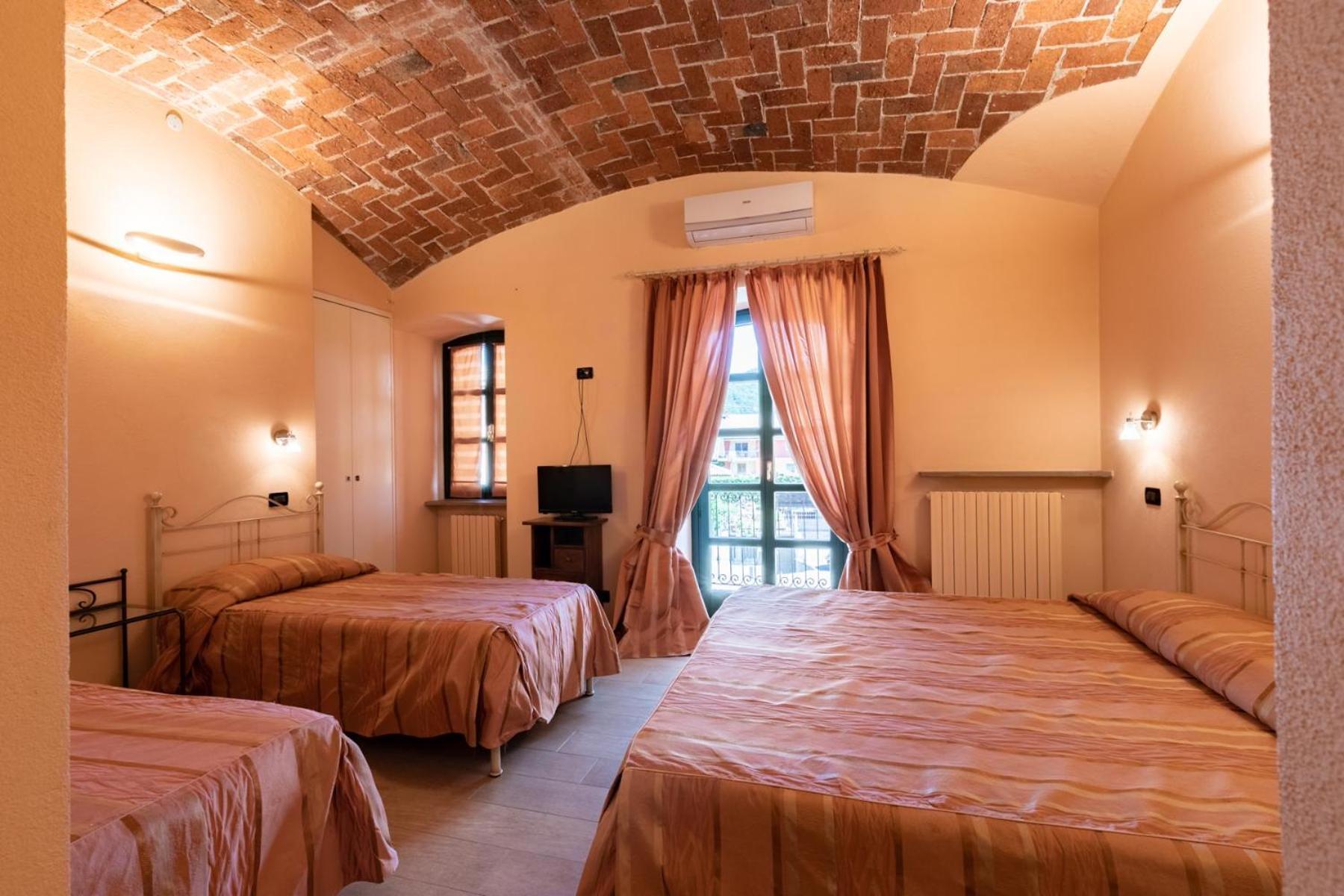 Le Lanterne Hotel Borgo San Dalmazzo Luaran gambar