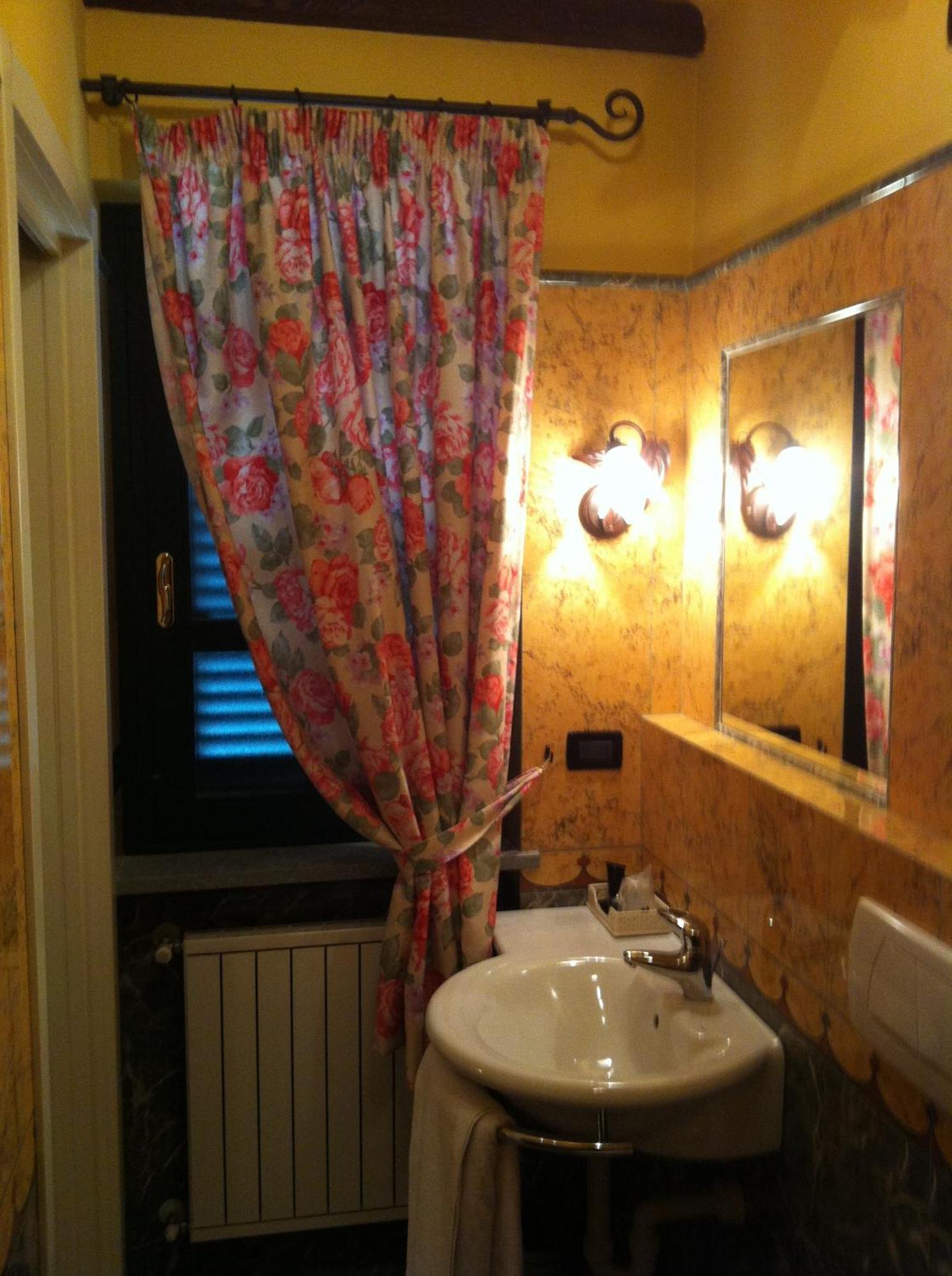 Le Lanterne Hotel Borgo San Dalmazzo Luaran gambar