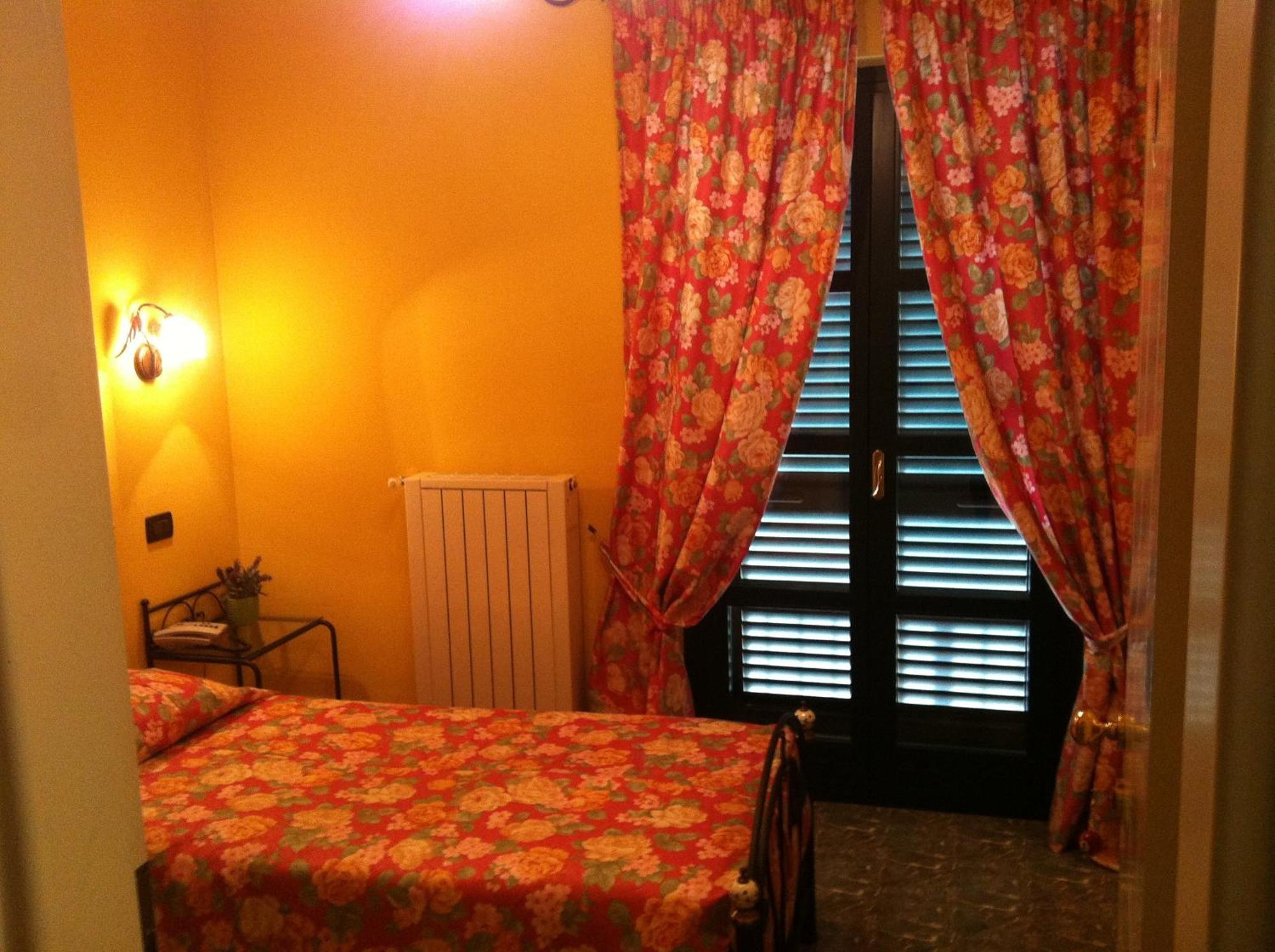Le Lanterne Hotel Borgo San Dalmazzo Luaran gambar